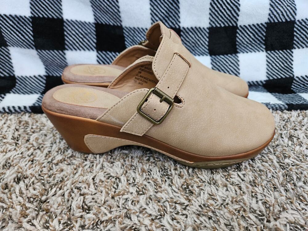 White Mountain Women’s Mule Clogs Size 10 Beige Comfort Slip On Shoes